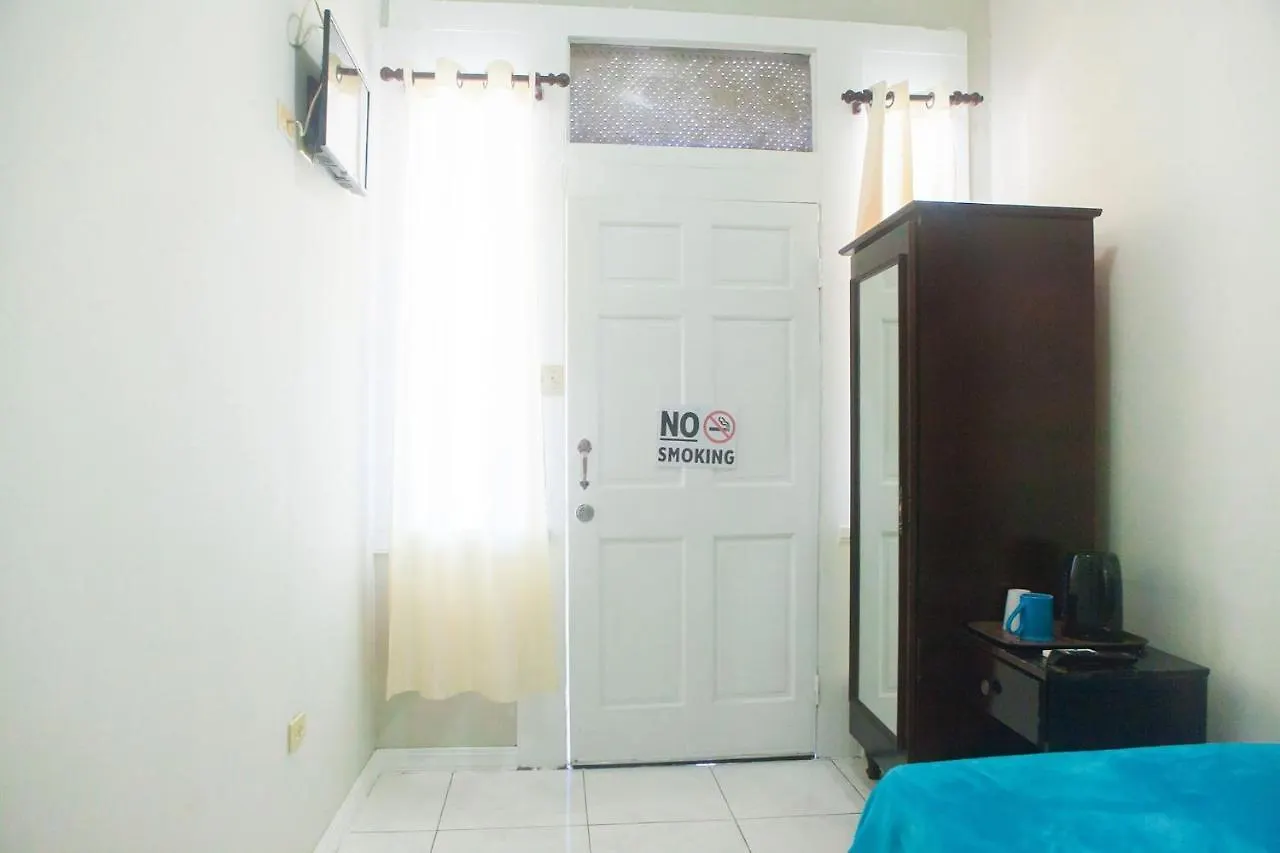 Hotel Caribic House Montego Bay 2*,  Giamaica